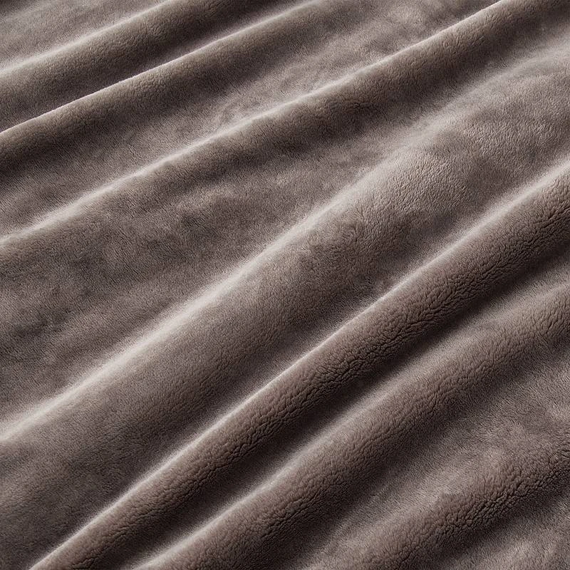 Couverture Polaire HUGS & KISSES 7 Couverture Polaire HUGS & KISSES – Image 5