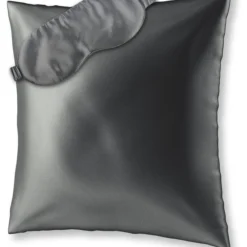 BEAUTY SLEEP SET L Taie D'oreiller -Pas Cher Zen Repos Magasin 276c8333586140d9aed70472c9f14df5.cropped 254 66 1637 1914.processed