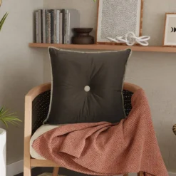 Coussin Décoratif Carré En Velours -Pas Cher Zen Repos Magasin 4c7c9cfee8474a91aaea4cabf1a93a29