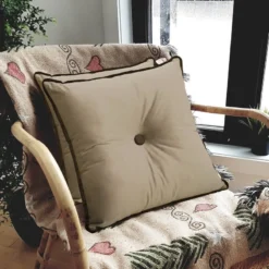 Coussin Décoratif Carré En Velours -Pas Cher Zen Repos Magasin 8498916d90ed40478e5a3a040b21ea8d