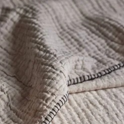 Couvre-lit ILARIO -Pas Cher Zen Repos Magasin aa2a044be7554d5e98d9a13ca052557a