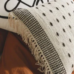 Housse De Coussin Bahati -Pas Cher Zen Repos Magasin ce5e6d7ea3394c6499eb95e66ce2e099