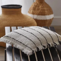 Housse De Coussin TAHA -Pas Cher Zen Repos Magasin d054e992cd1d4c9588d20450888bb2e2